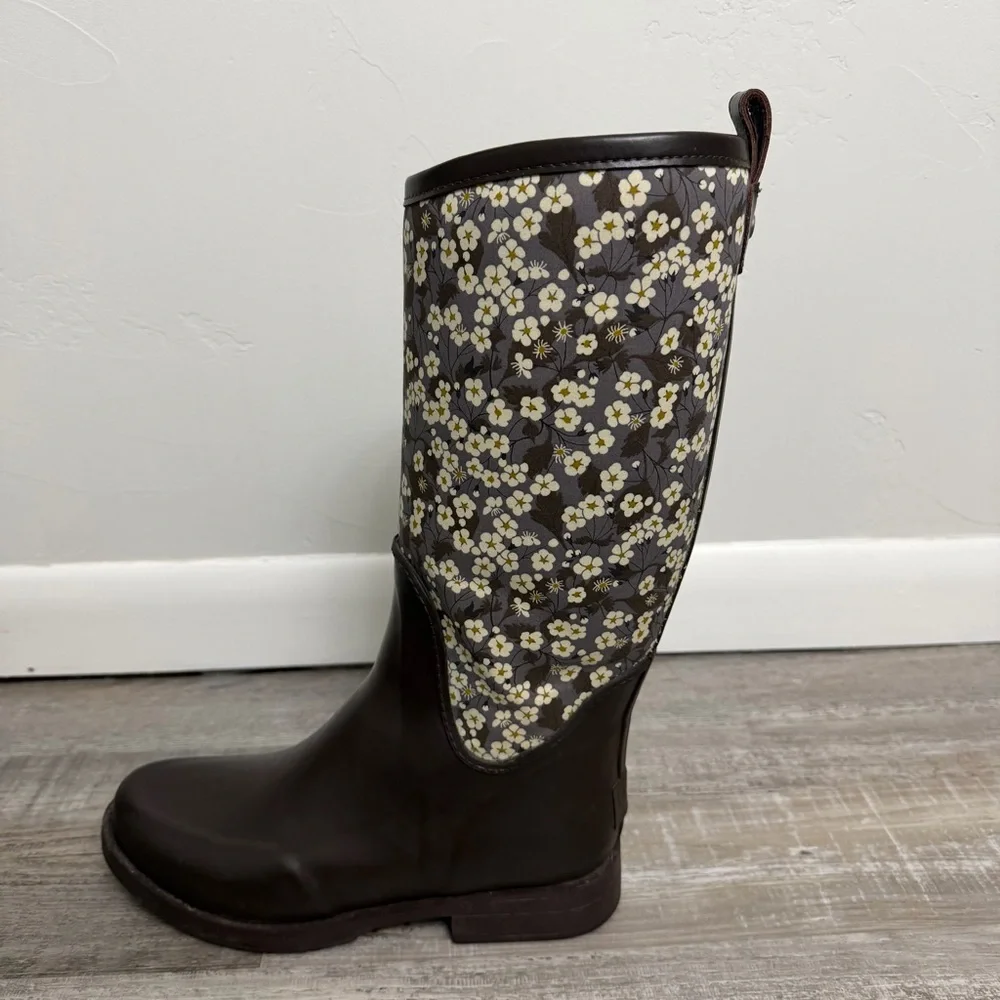 UGG Reignfall Liberty Tall Rain Boots, Floral Pattern-size 8 like NEW🔥 - Picture 2 of 11
